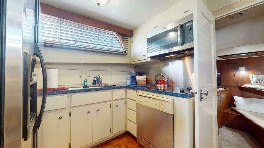 53ft Hatteras Yacht For Sale