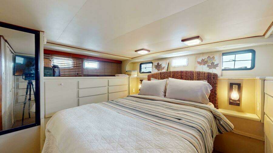 53ft Hatteras Yacht For Sale