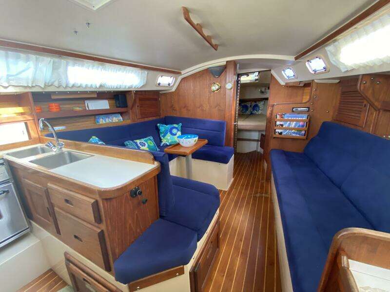Ruby 30ft Catalina Yacht For Sale