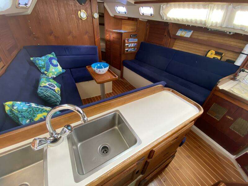 Ruby 30ft Catalina Yacht For Sale
