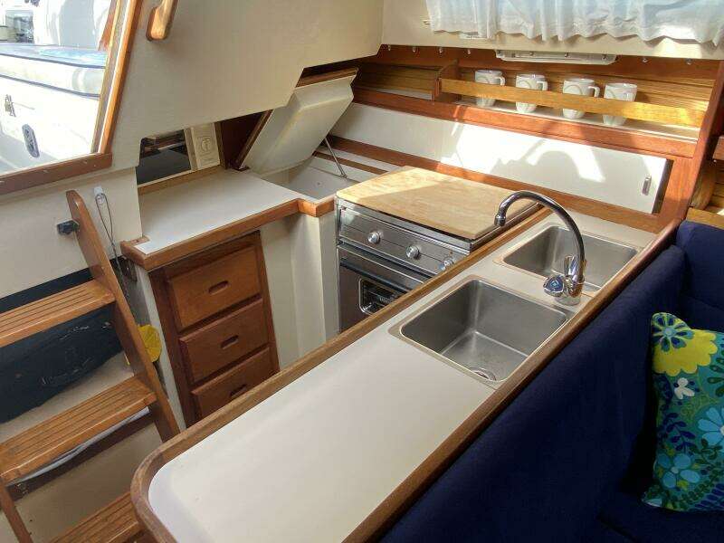 Ruby 30ft Catalina Yacht For Sale