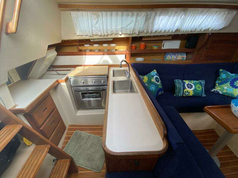 Ruby 30ft Catalina Yacht For Sale