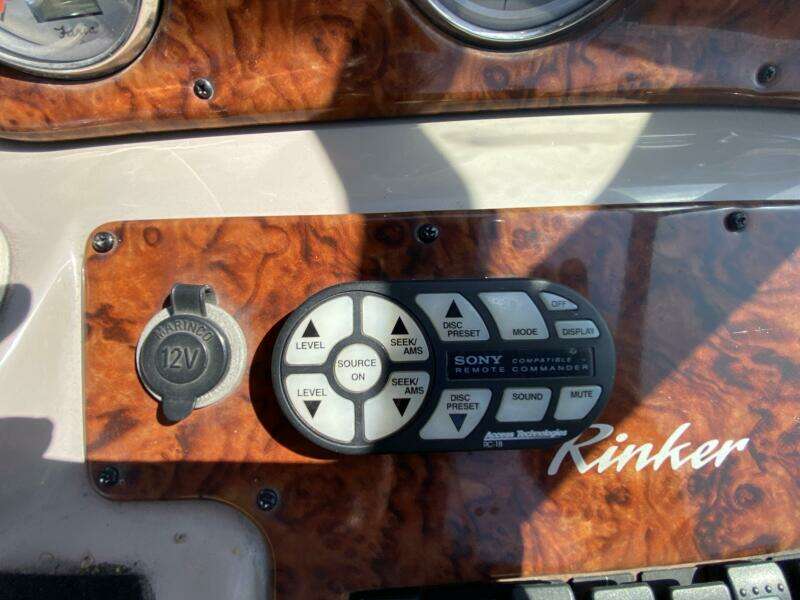 25ft Rinker Yacht For Sale