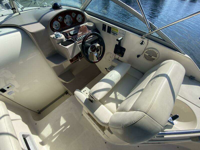 25ft Rinker Yacht For Sale