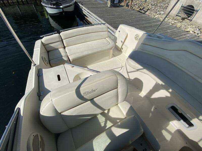 25ft Rinker Yacht For Sale
