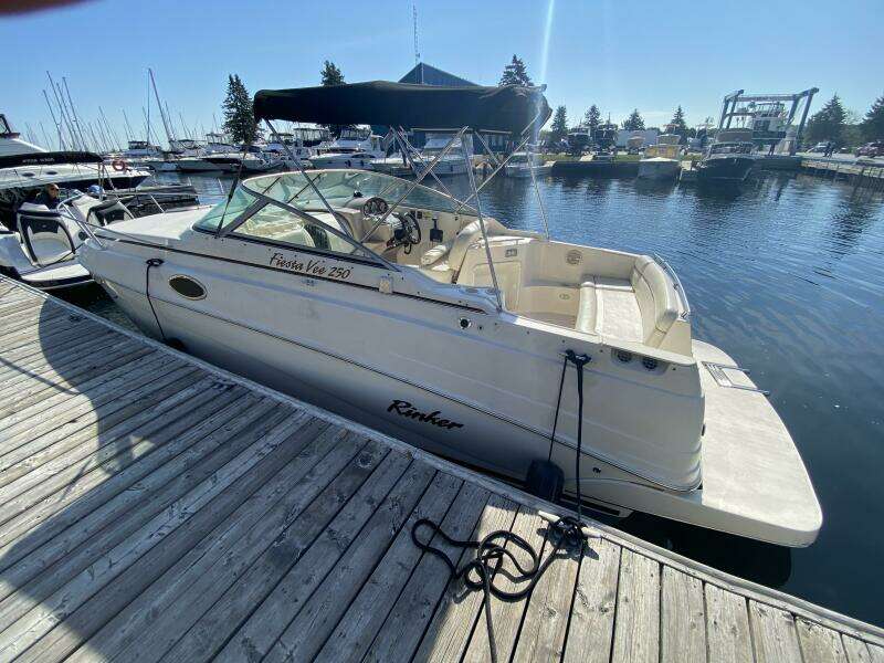 25ft Rinker Yacht For Sale
