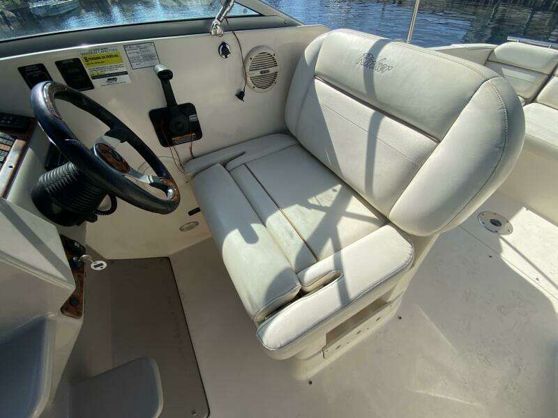 25ft Rinker Yacht For Sale