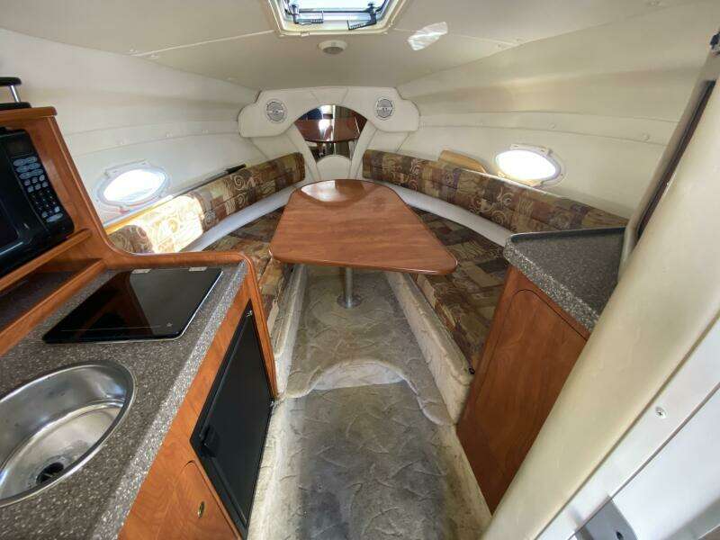 25ft Rinker Yacht For Sale
