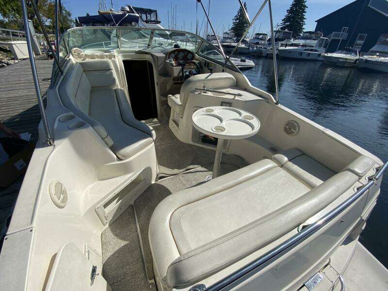 25ft Rinker Yacht For Sale