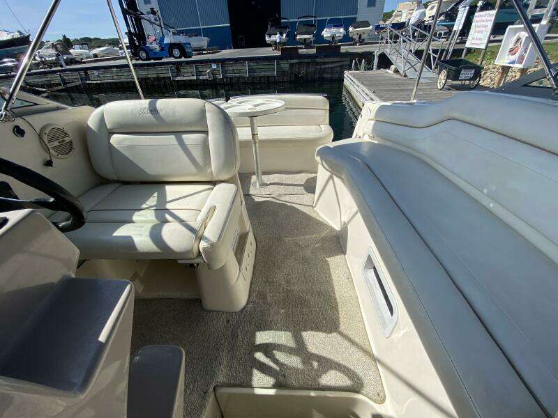 25ft Rinker Yacht For Sale