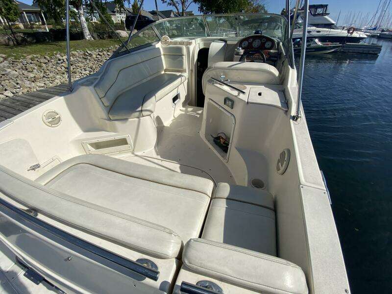 25ft Rinker Yacht For Sale