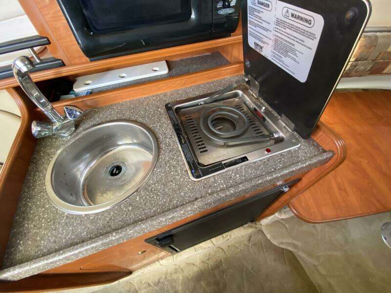 25ft Rinker Yacht For Sale