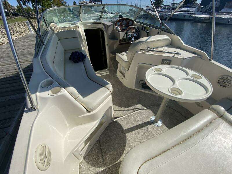 25ft Rinker Yacht For Sale