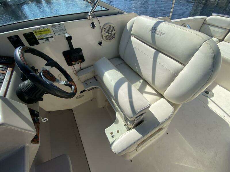 25ft Rinker Yacht For Sale