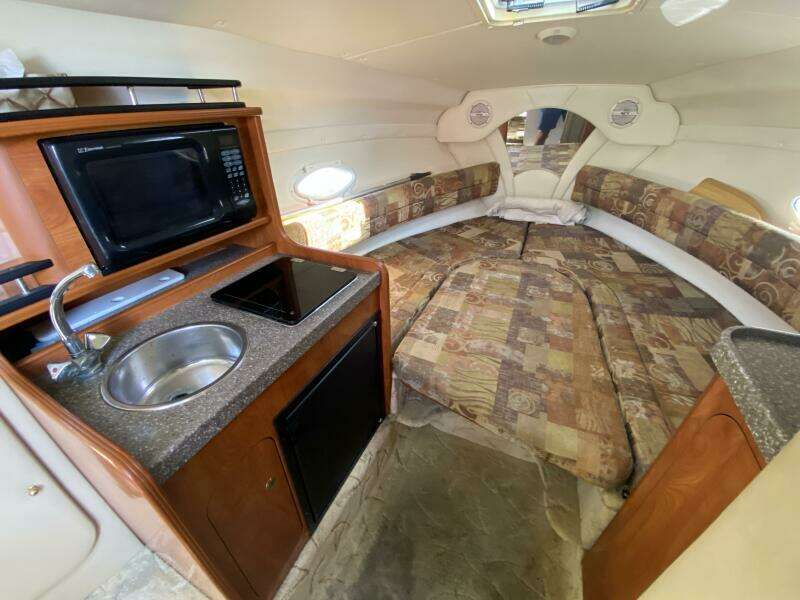 25ft Rinker Yacht For Sale