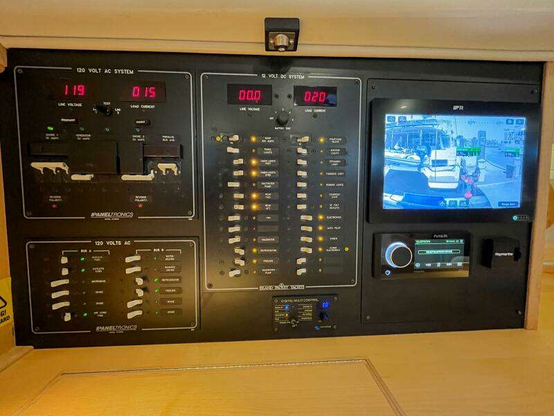 Hawkeye 43ft Island Packet Yacht For Sale