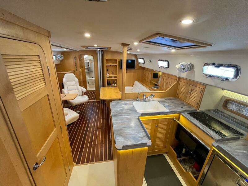 Hawkeye 43ft Island Packet Yacht For Sale