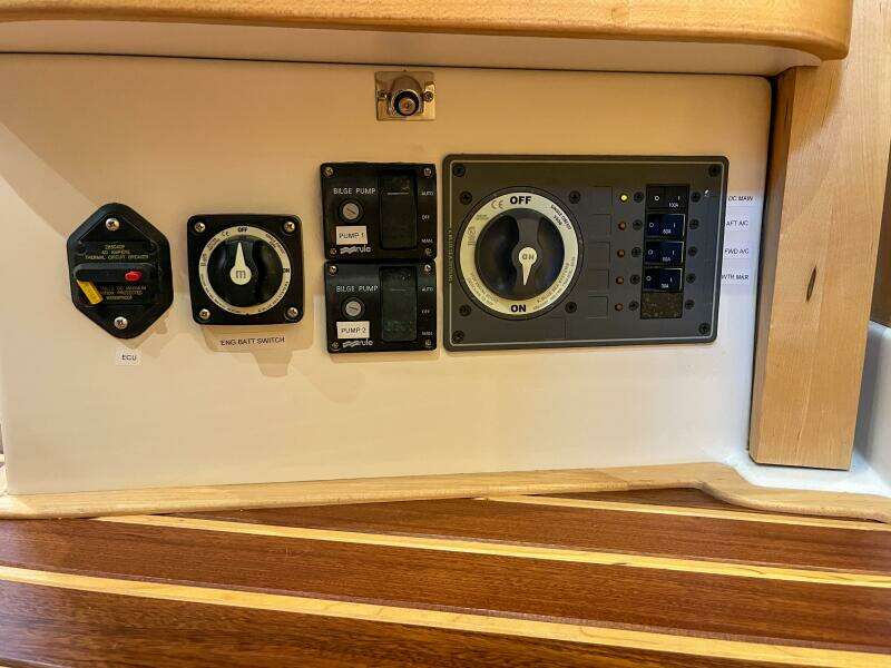 Hawkeye 43ft Island Packet Yacht For Sale