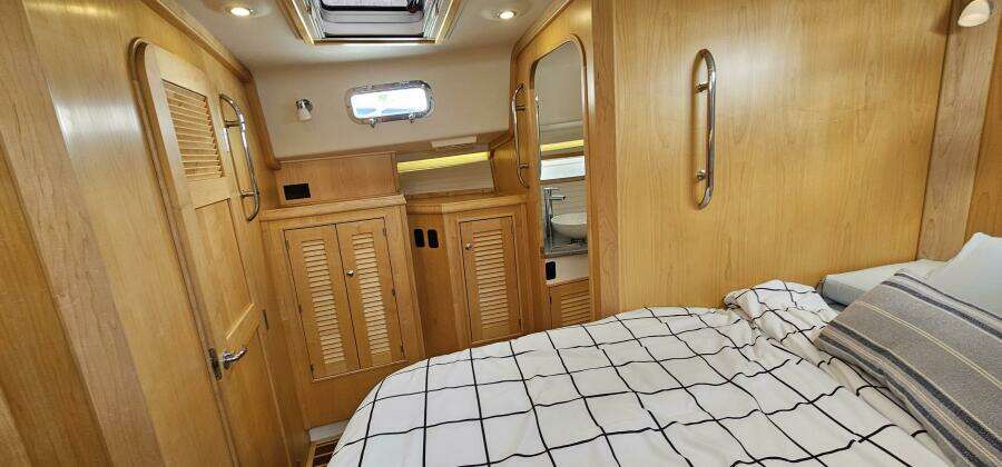 Hawkeye 43ft Island Packet Yacht For Sale