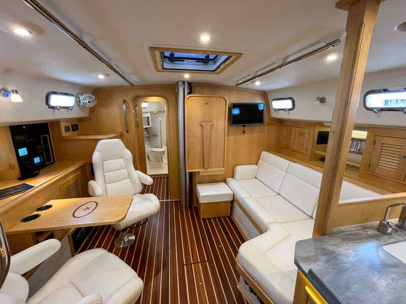 Hawkeye 43ft Island Packet Yacht For Sale