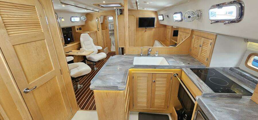 Hawkeye 43ft Island Packet Yacht For Sale