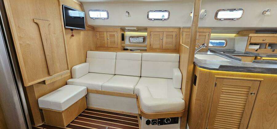 Hawkeye 43ft Island Packet Yacht For Sale