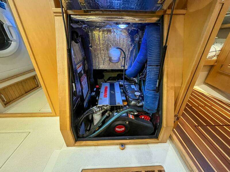 Hawkeye 43ft Island Packet Yacht For Sale