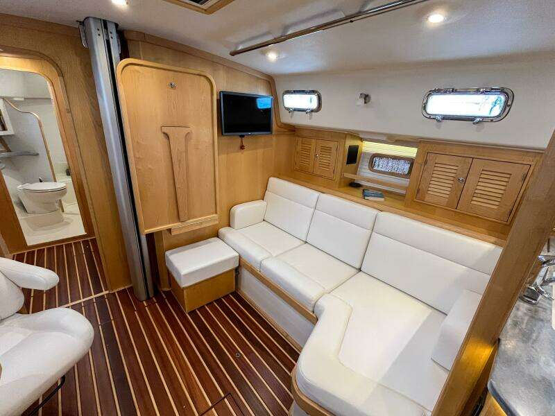 Hawkeye 43ft Island Packet Yacht For Sale