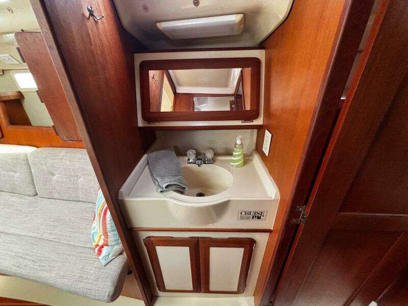 Sky Catcher 34ft Hunter Yacht For Sale