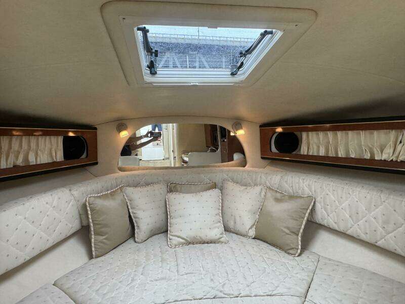 28ft Sea Ray Yacht For Sale