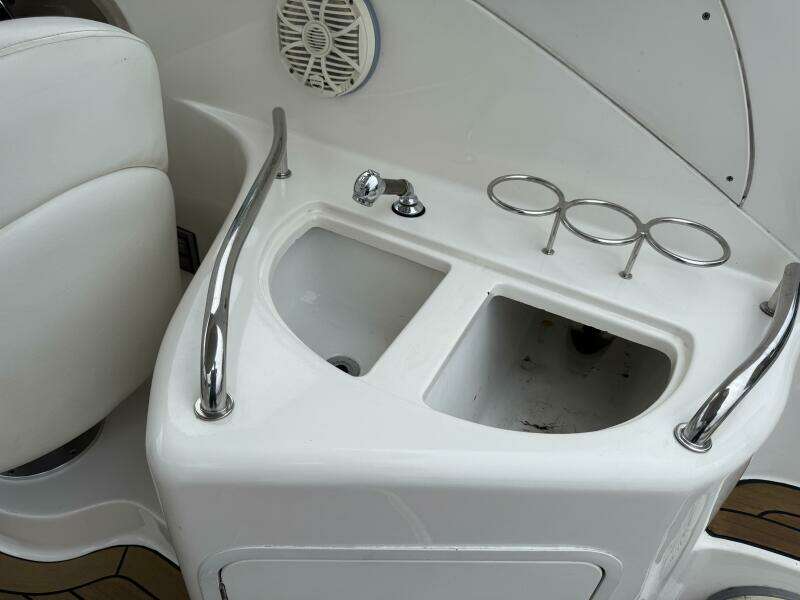 28ft Sea Ray Yacht For Sale