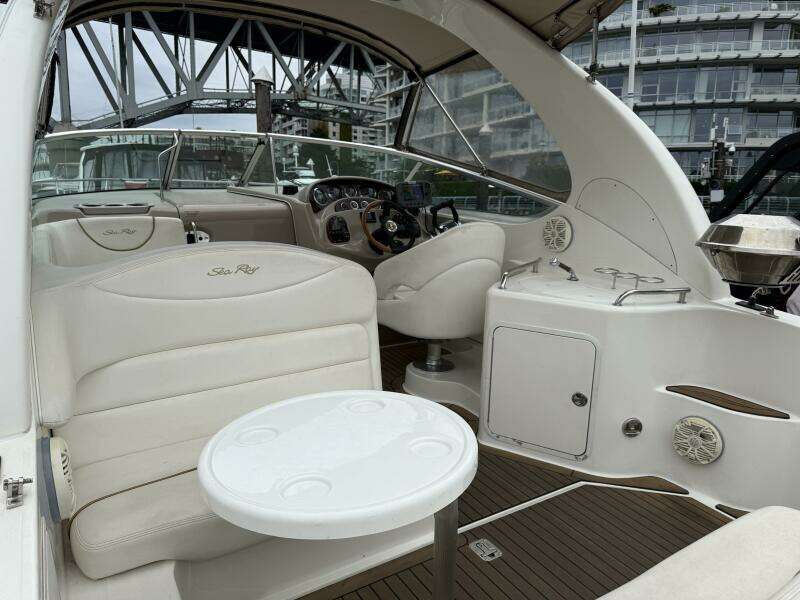 28ft Sea Ray Yacht For Sale