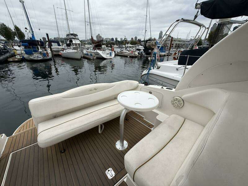 28ft Sea Ray Yacht For Sale