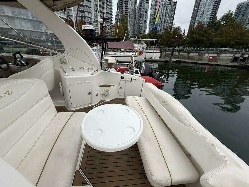 28ft Sea Ray Yacht For Sale