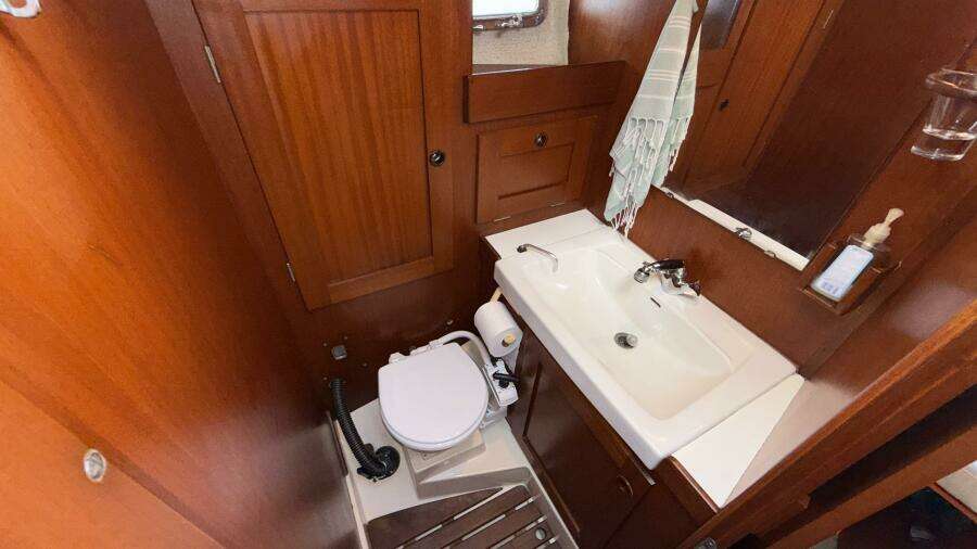 Dovka 34ft Hallberg Rassy Yacht For Sale