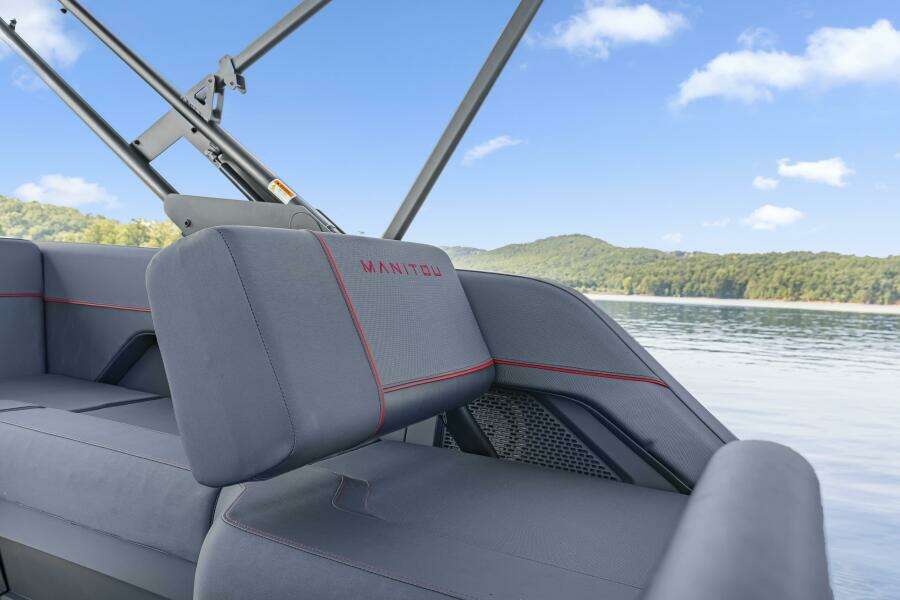 25ft Manitou Yacht For Sale