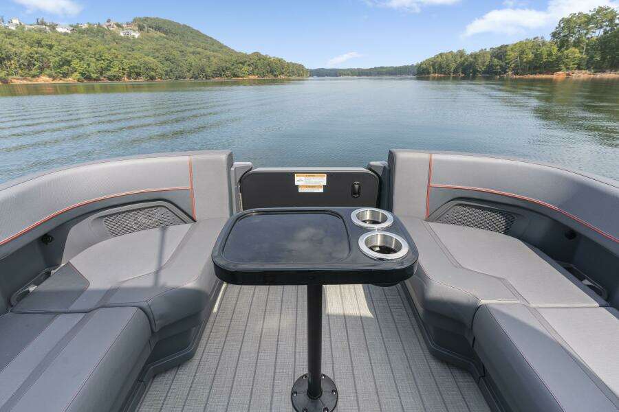25ft Manitou Yacht For Sale