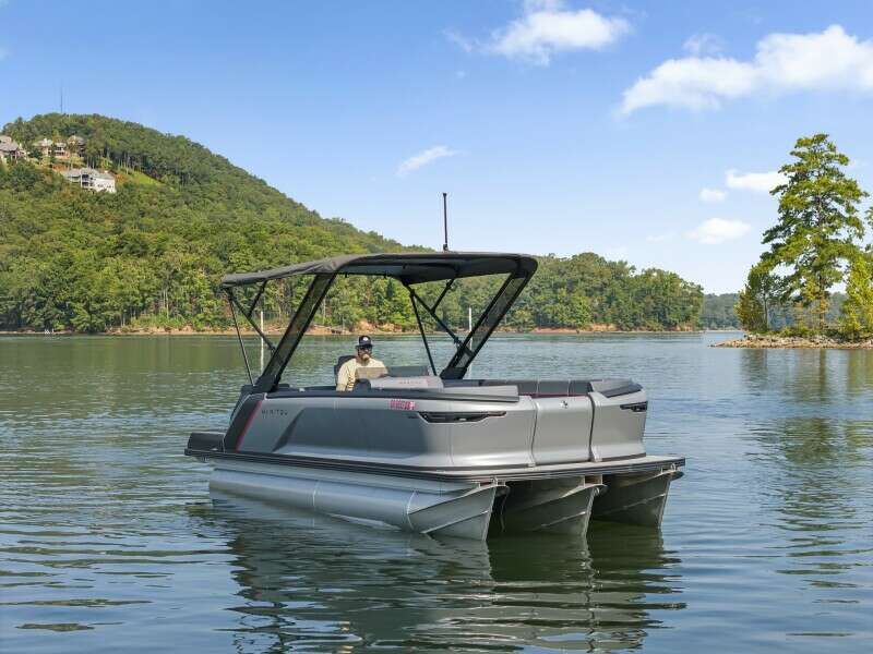 25ft Manitou Yacht For Sale