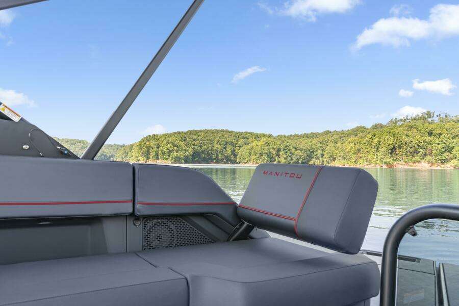 25ft Manitou Yacht For Sale