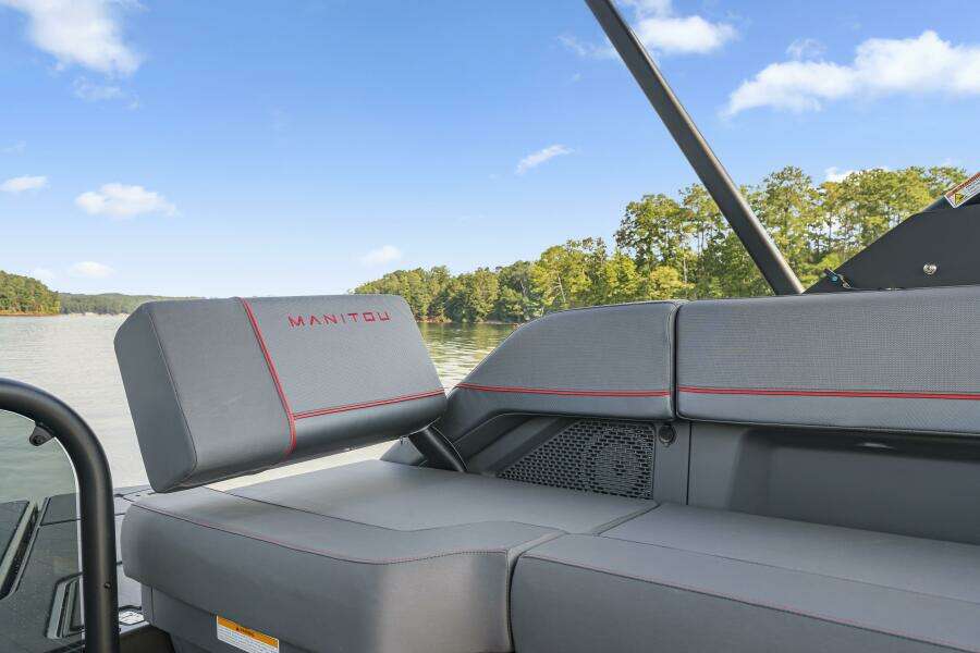25ft Manitou Yacht For Sale