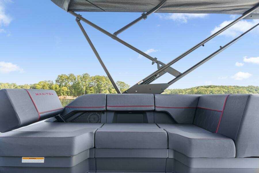 25ft Manitou Yacht For Sale