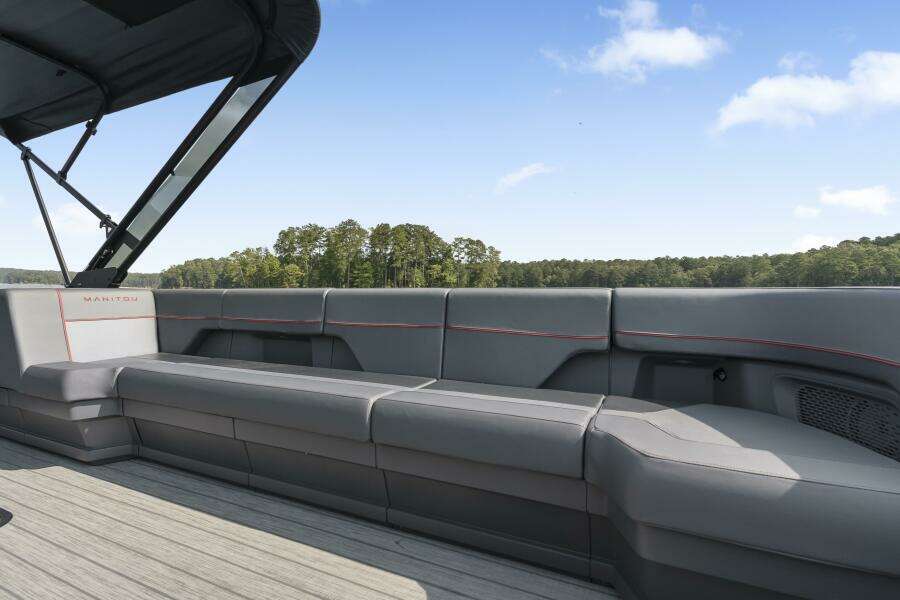25ft Manitou Yacht For Sale