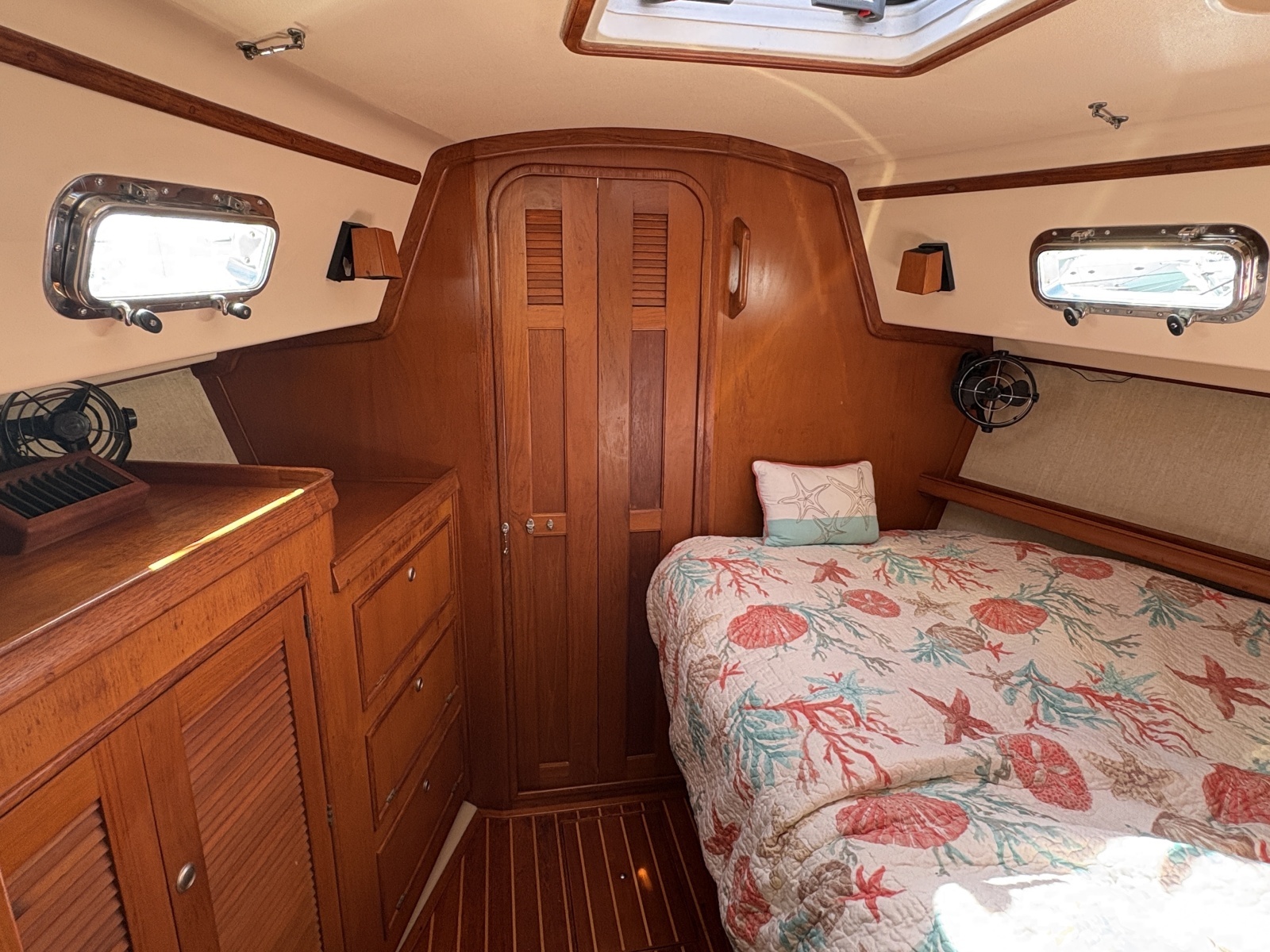 1995 Island Packet 40