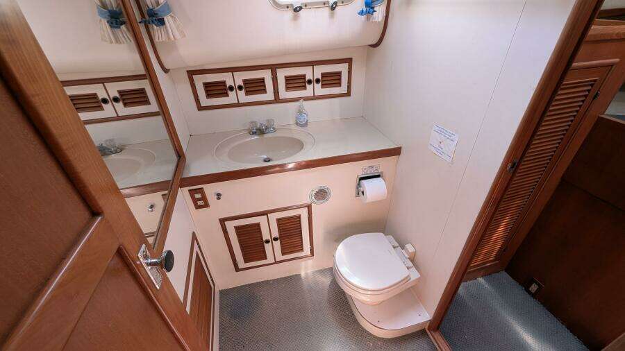 Fishers Folly IV 48ft Offshore Yachts Yacht For Sale