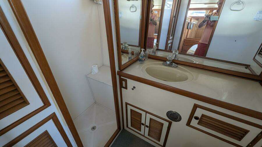 Fishers Folly IV 48ft Offshore Yachts Yacht For Sale