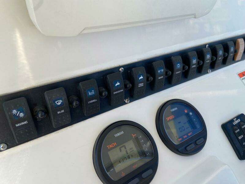 23ft Sea Hunt Yacht For Sale