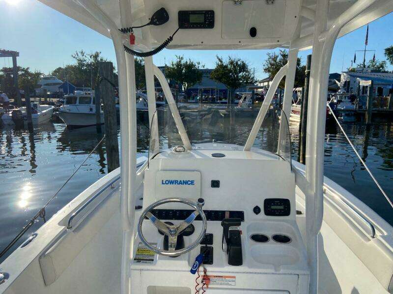 23ft Sea Hunt Yacht For Sale