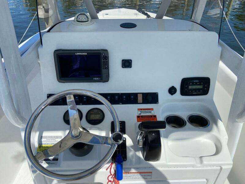 23ft Sea Hunt Yacht For Sale