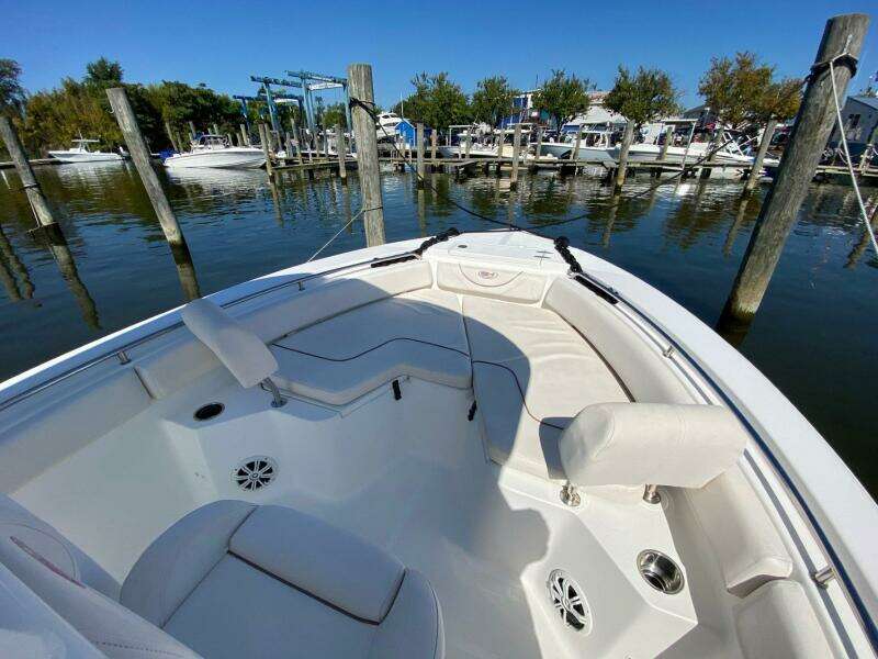 23ft Sea Hunt Yacht For Sale