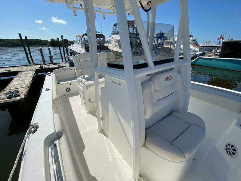 23ft Sea Hunt Yacht For Sale